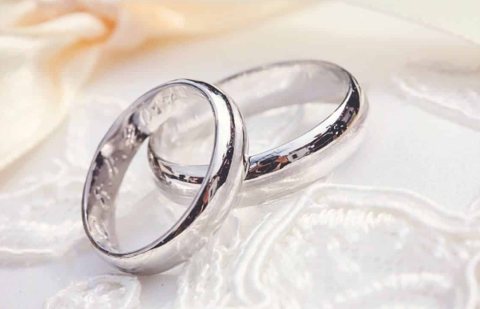 how to clean titanium jewelry